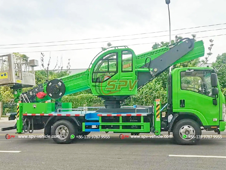 ISUZU 100P Light Sky Lift Truck - Right Side
